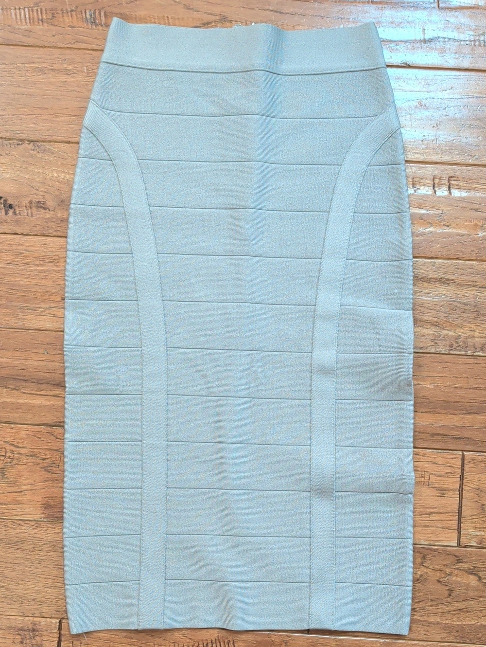 Bebe Bandage Siver Sconce Sleek Gray Bandage Midi Skirt